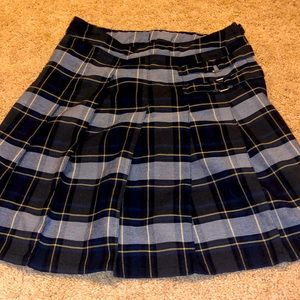 navy blue pleated plaid skort with built in spandex and cute belt thingys